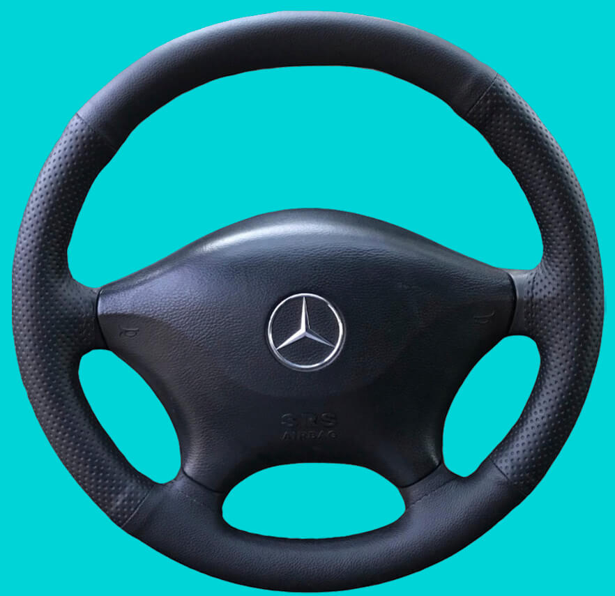 Volante Mercedes Tapizado con funda cosida a mano, después de la tapicería.
